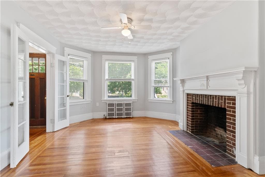 153 Irving Avenue - Photo 4