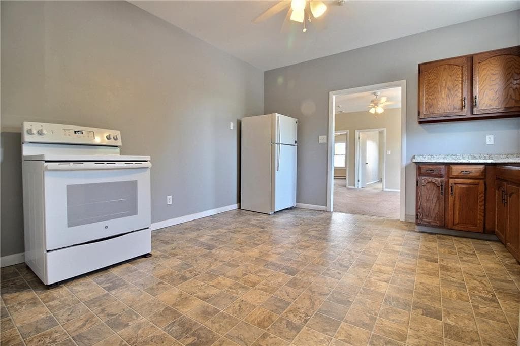33 Railroad Avenue #2 - Photo 2