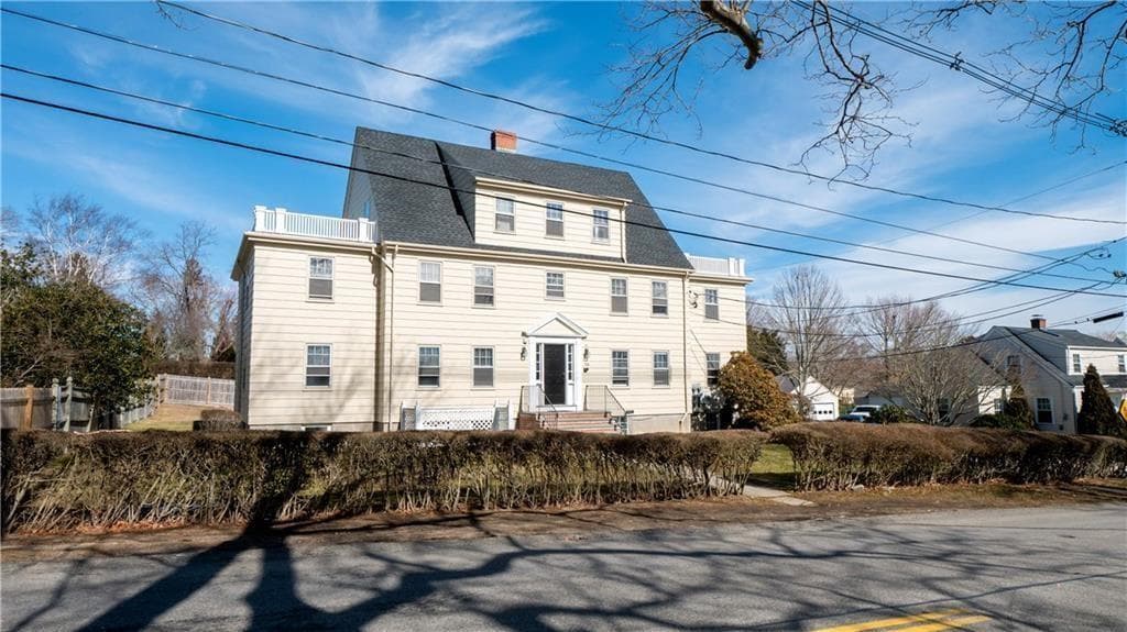 118 Ruggles Avenue #101