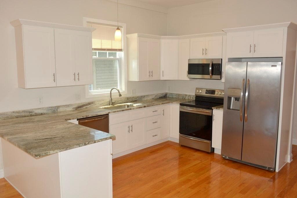 213 Carpenter Street - Photo 2