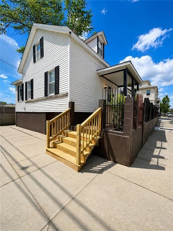 166 Gallup Street - Photo 2