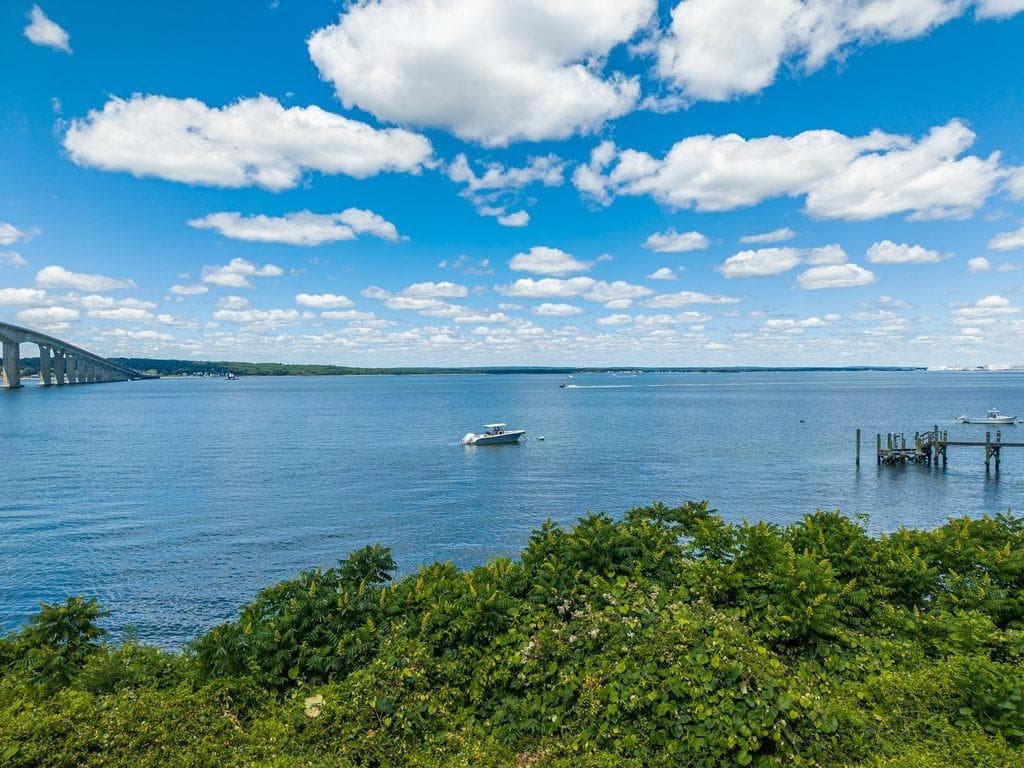 129 Seaside Drive - Photo 2
