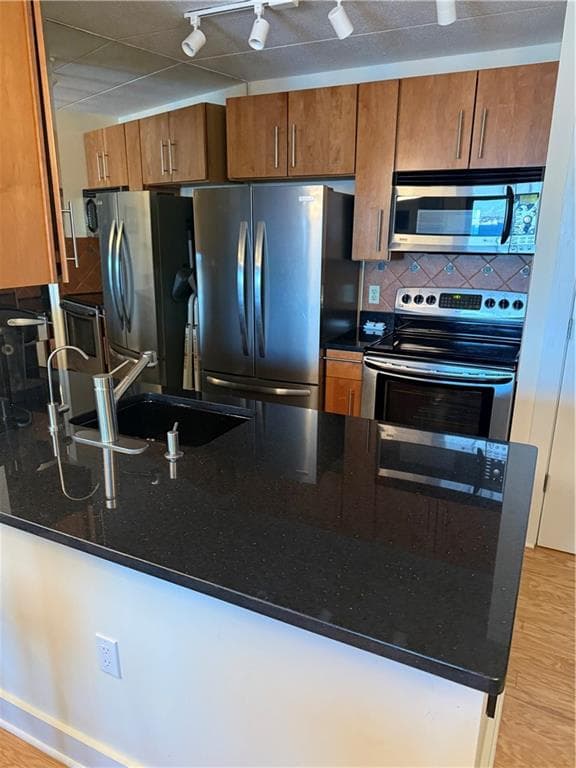 1209 Capella Street - Photo 2