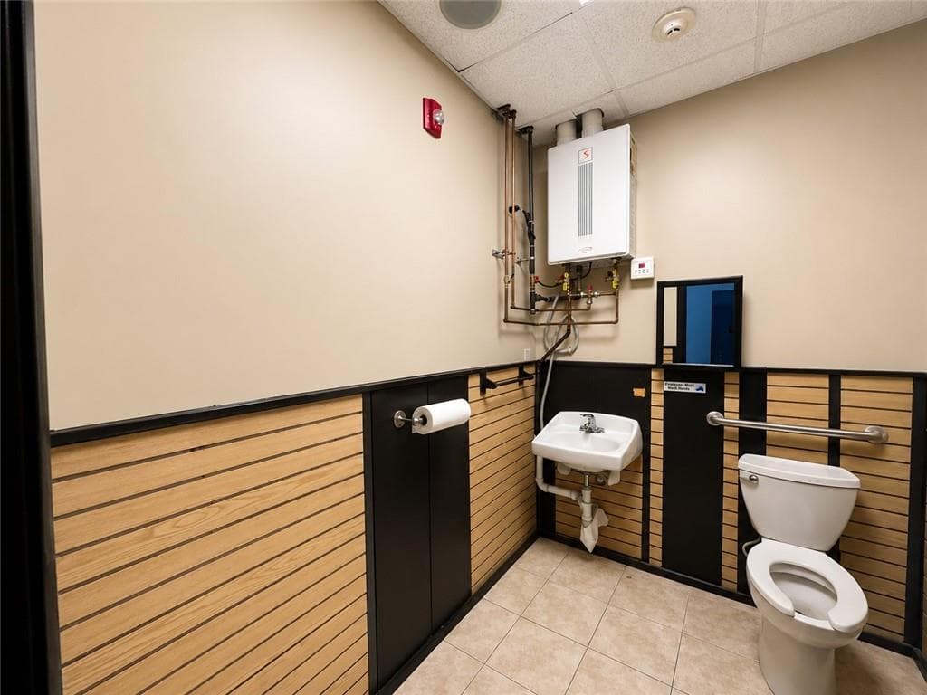 2405 Nooseneck Hill Road - Photo 4