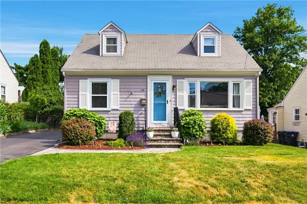 142 Mowry Avenue