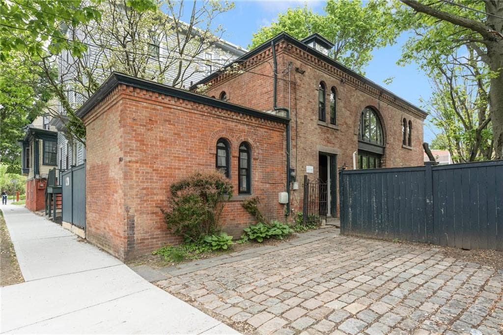369 Thayer Street - Photo 2