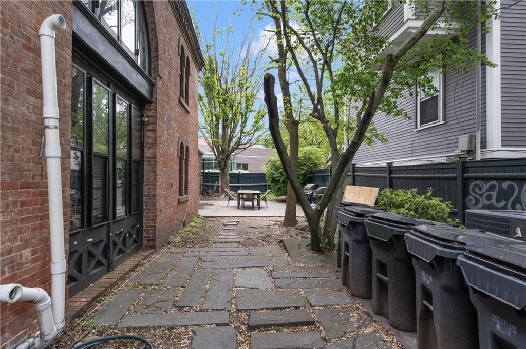 369 Thayer Street - Photo 3