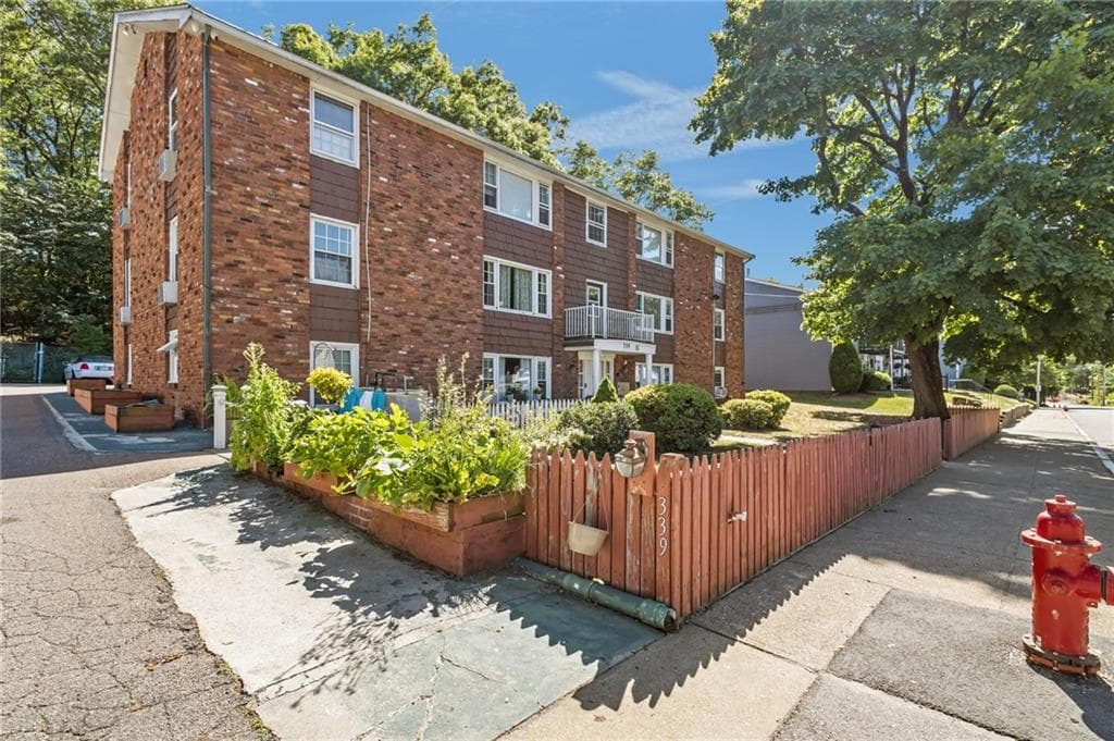 339 Privilege Street - Photo 2