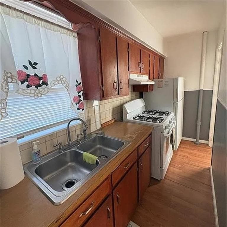46 Humboldt Avenue - Photo 2