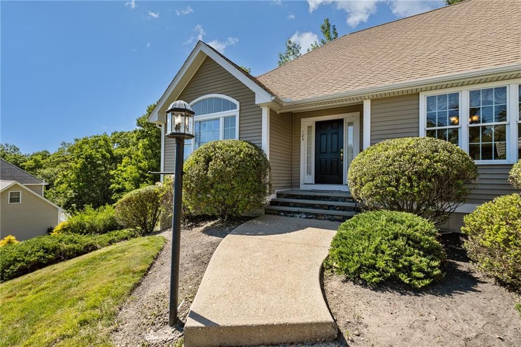 125 West Road - Photo 2