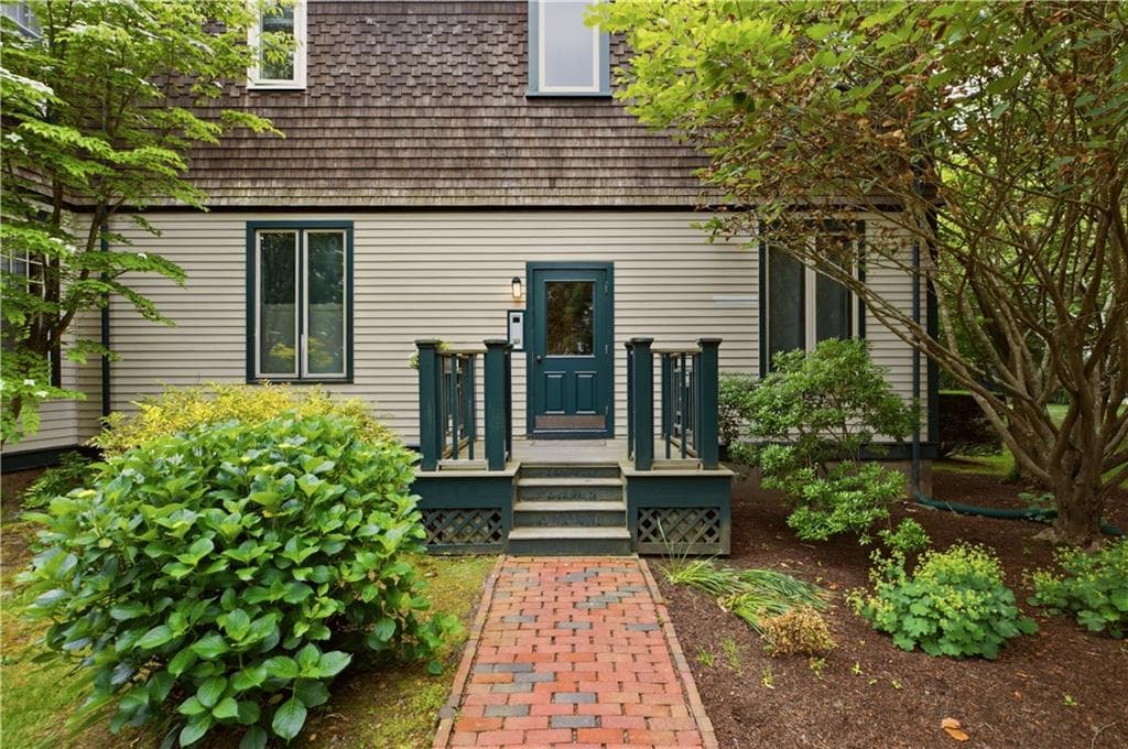 158 Narragansett Avenue #U - Photo 2