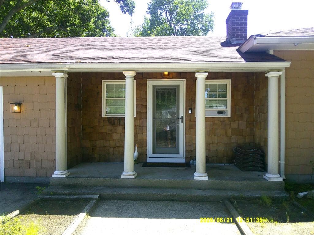 262 Pequot Avenue - Photo 3