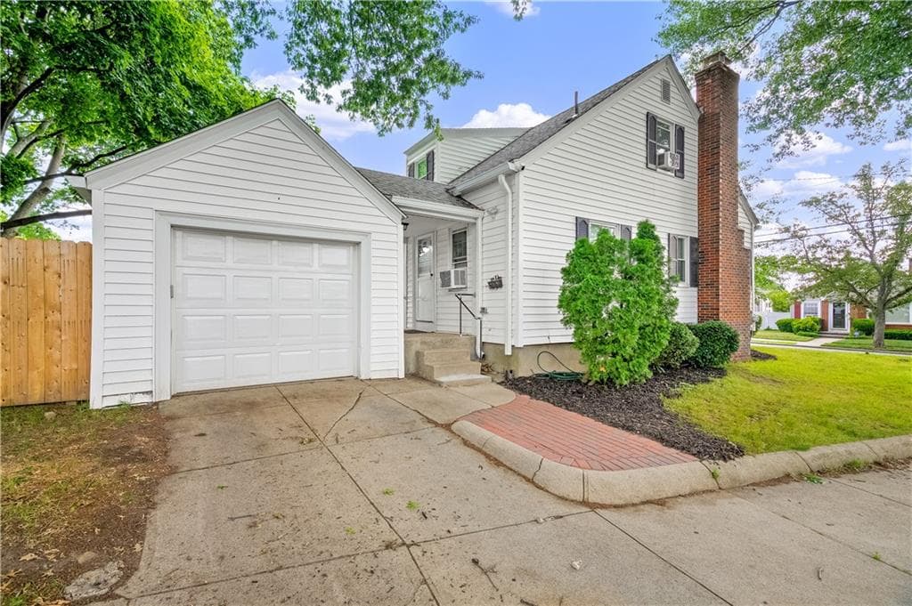 393 Sharon Street - Photo 3