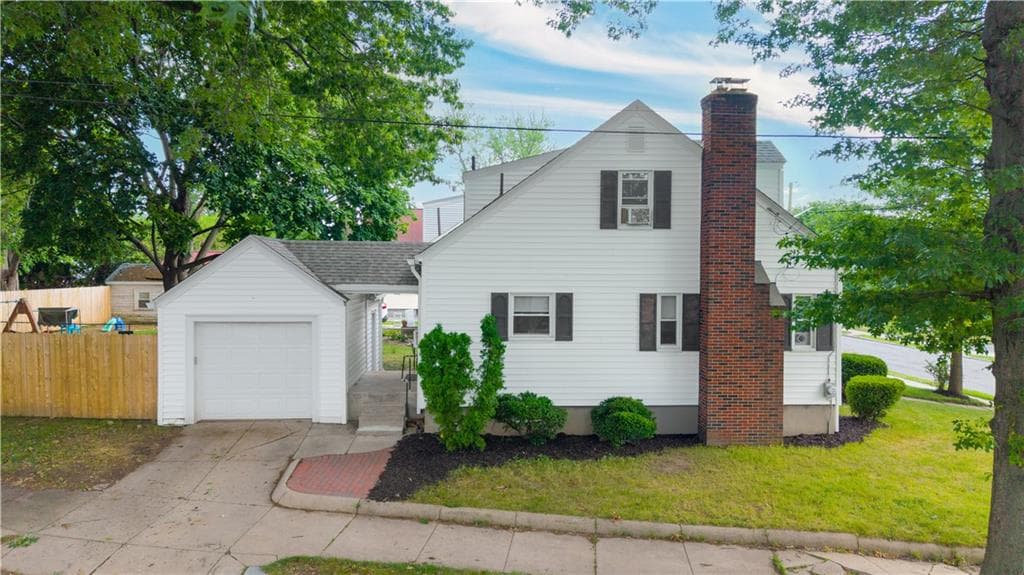 393 Sharon Street - Photo 4