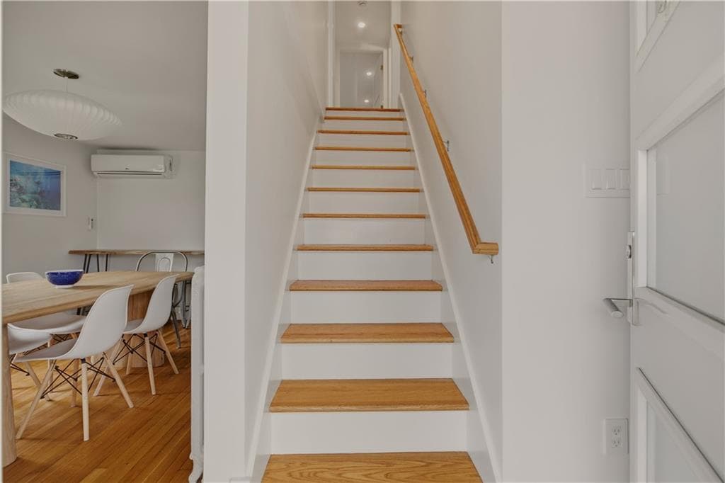 59 Houston Avenue - Photo 2
