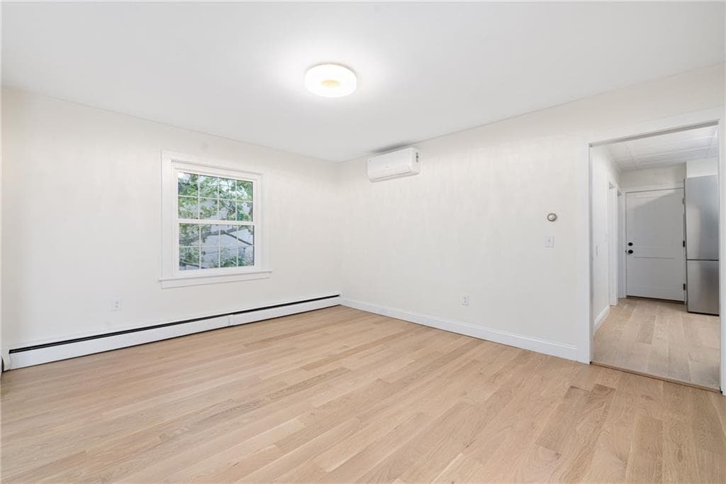 28 Young Street #Unit 2 - Photo 3