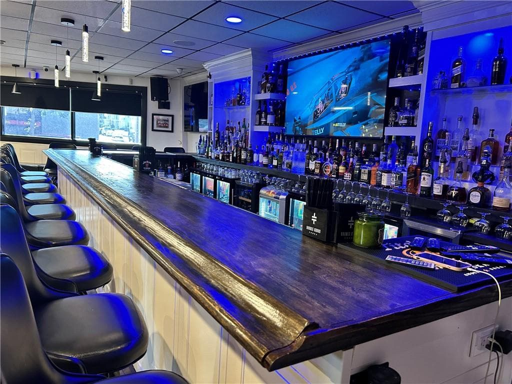 605 Broadway - Photo 2