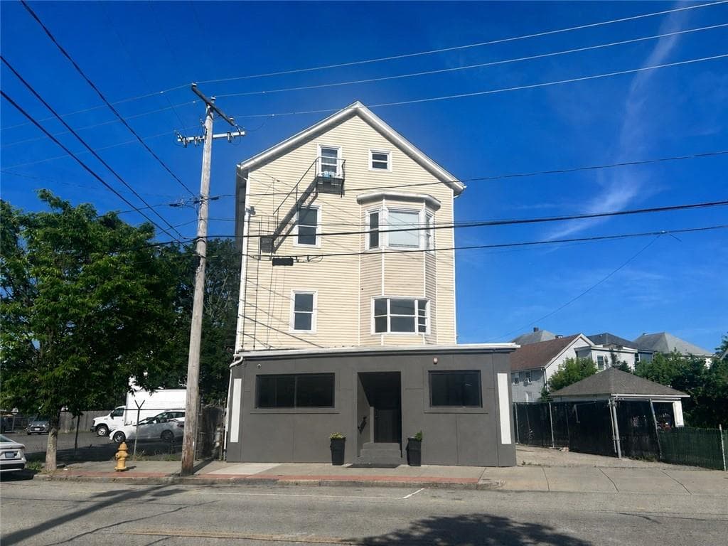 605 Broadway