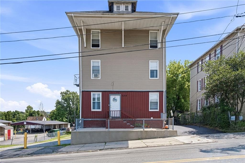 139 E School Street - Photo 1