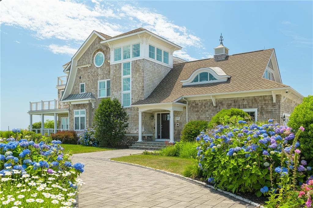 37 Coast Guard Avenue - Photo 3