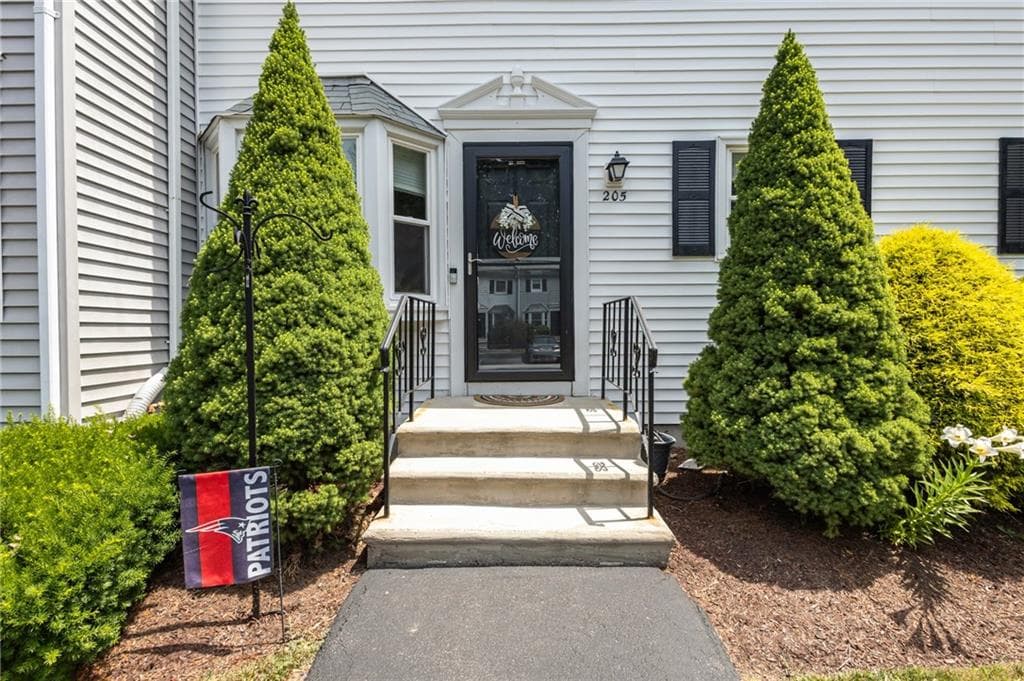 205 Woodhaven Court - Photo 2