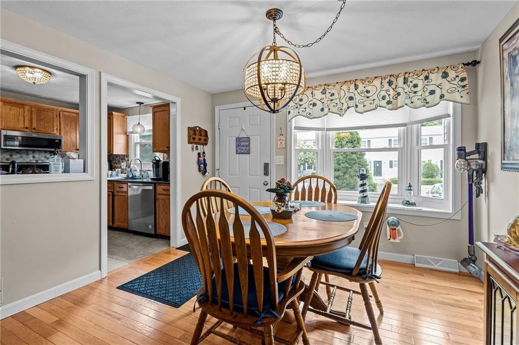 205 Woodhaven Court - Photo 3