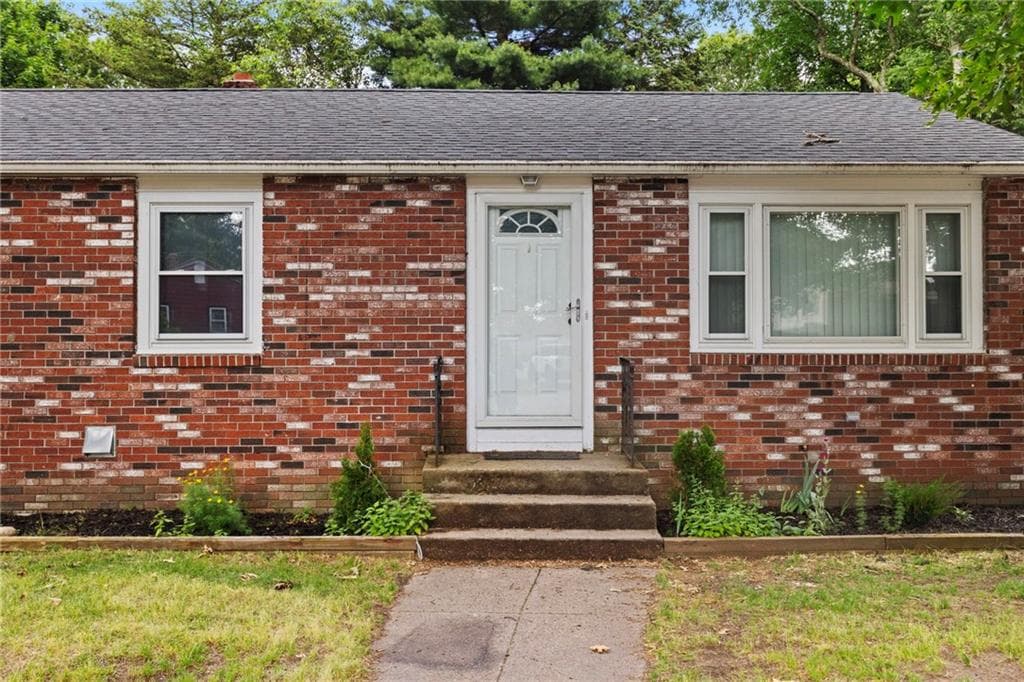 142 Adrian Street - Photo 3