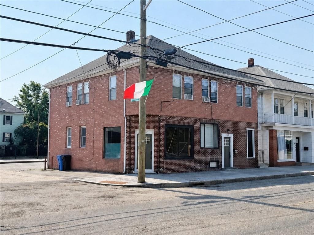 1640 Cranston Street - Photo 2