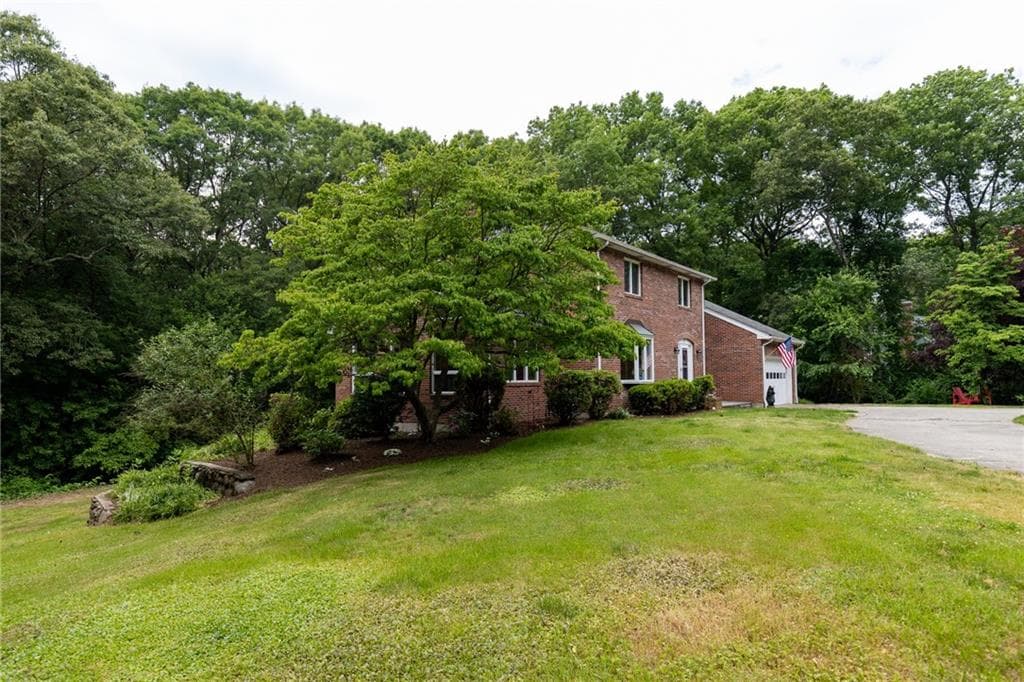20 Lincoln Drive - Photo 3