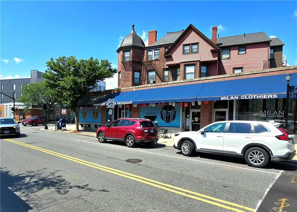 172 Wayland Avenue - Photo 2