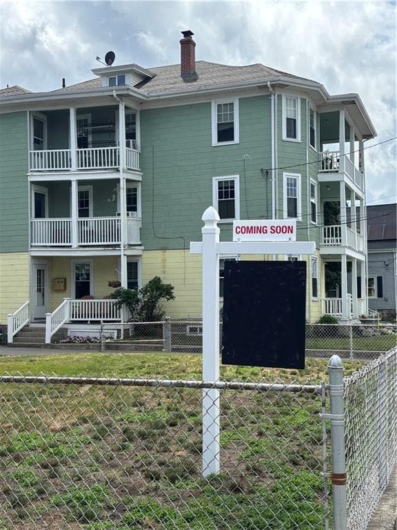 351 Robinson Street