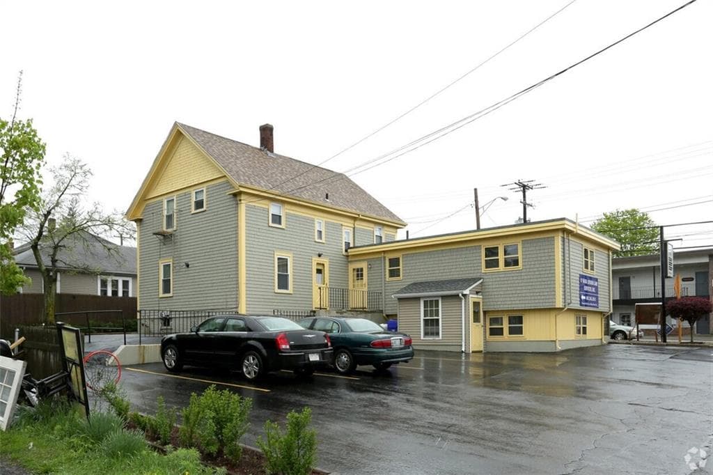 2400 Pawtucket Avenue - Photo 2