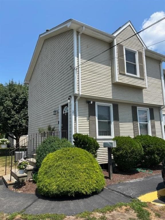 21 Falcon Avenue #21