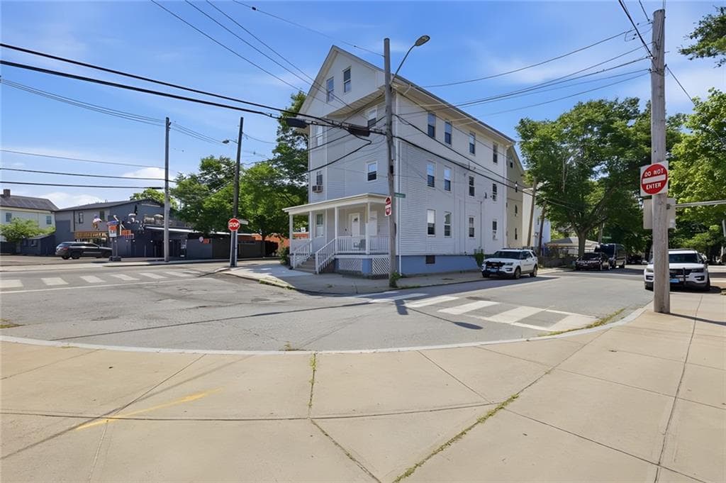 374 Douglas Avenue - Photo 2