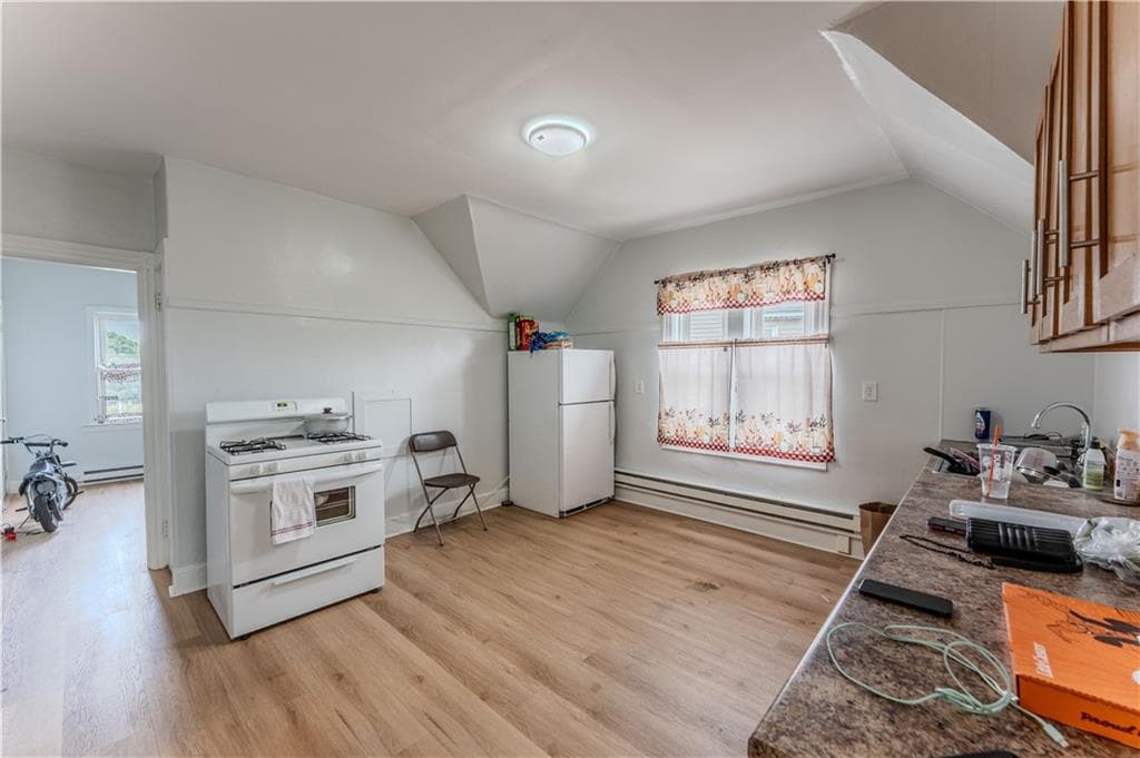 264 Douglas Avenue - Photo 2