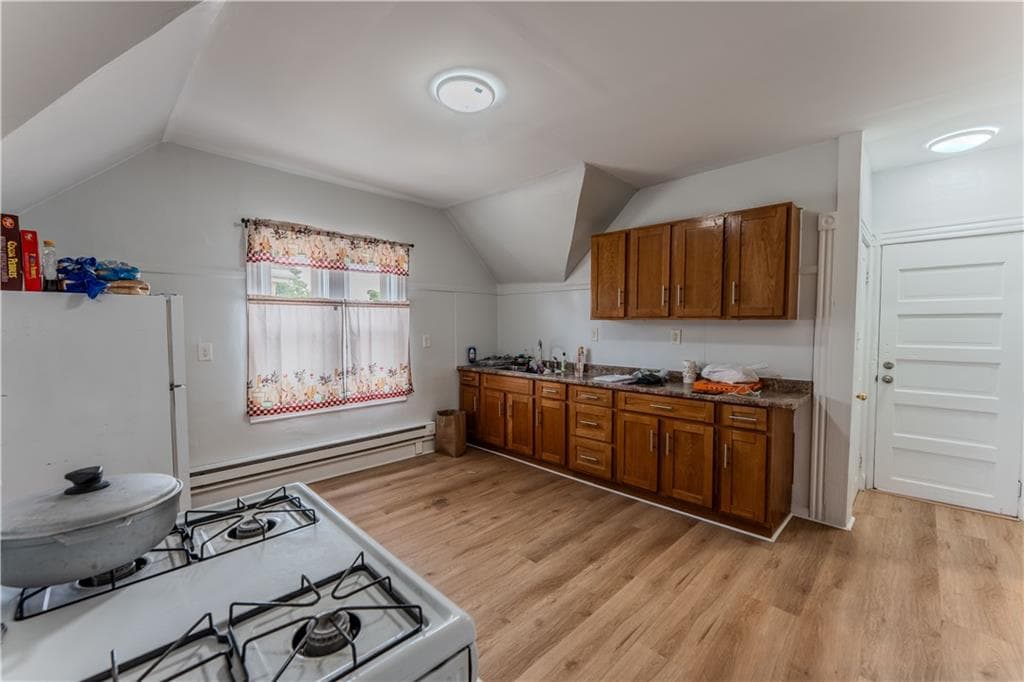 264 Douglas Avenue - Photo 3