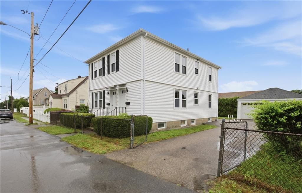 18 Jackson Avenue - Photo 2