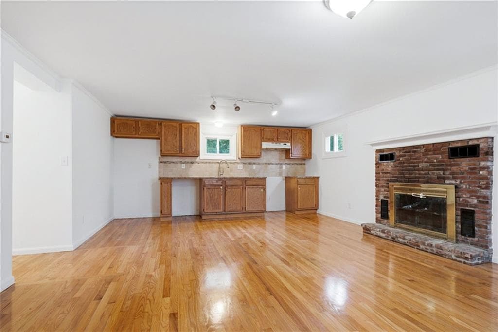 61 West Warwick Avenue - Photo 2