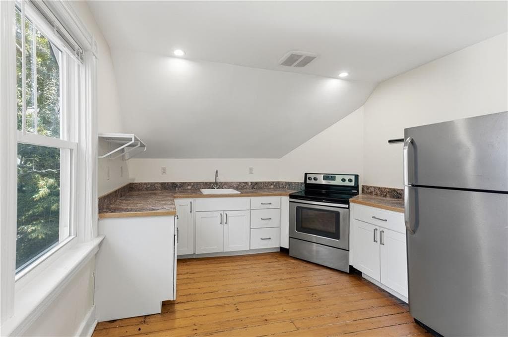 132 South Angell Street #3 - Photo 2