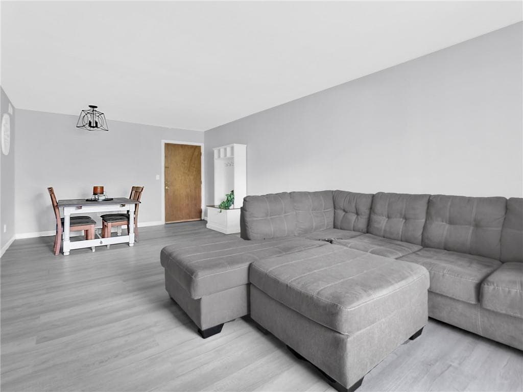 1137 Hartford Avenue #5B - Photo 4