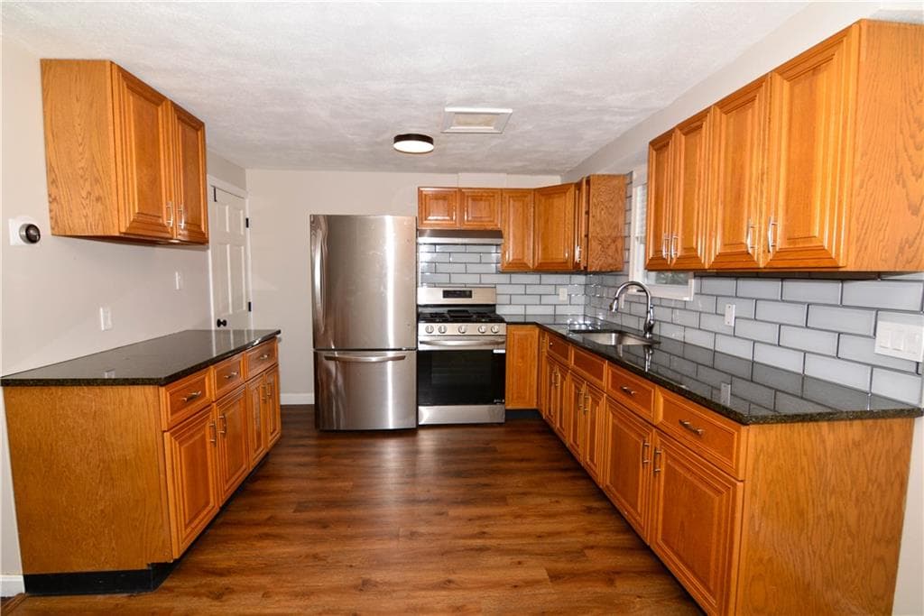 15 Saratoga Road - Photo 2