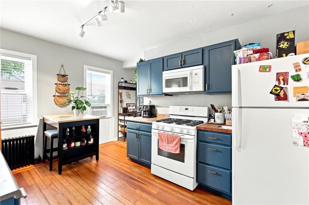 884 River Avenue - Photo 4