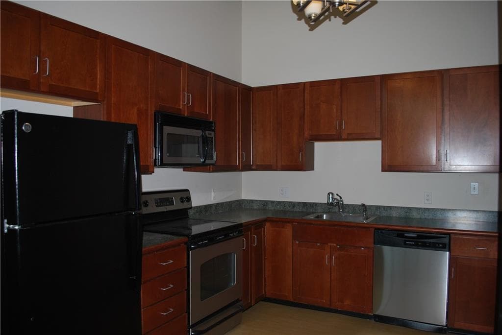 180 Allen Street #104 - Photo 4