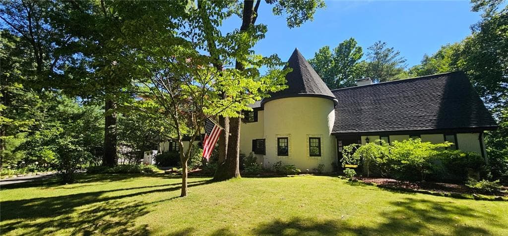 14 Maplecrest Drive