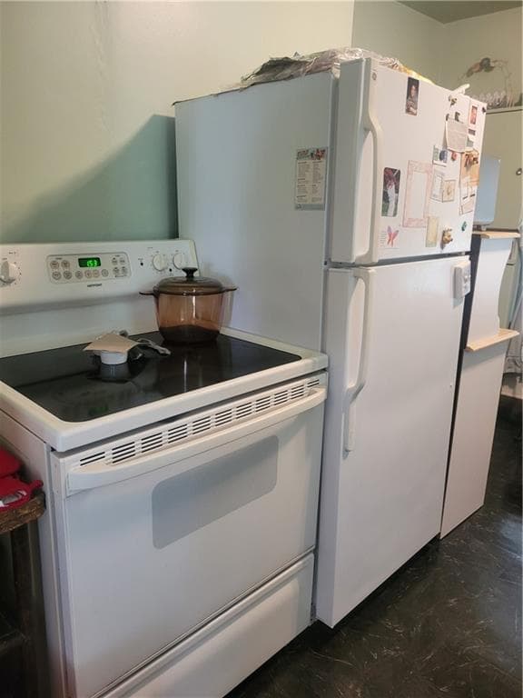 395 Bradford Road - Photo 3