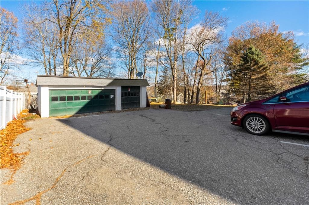 222 Carrington Avenue - Photo 4