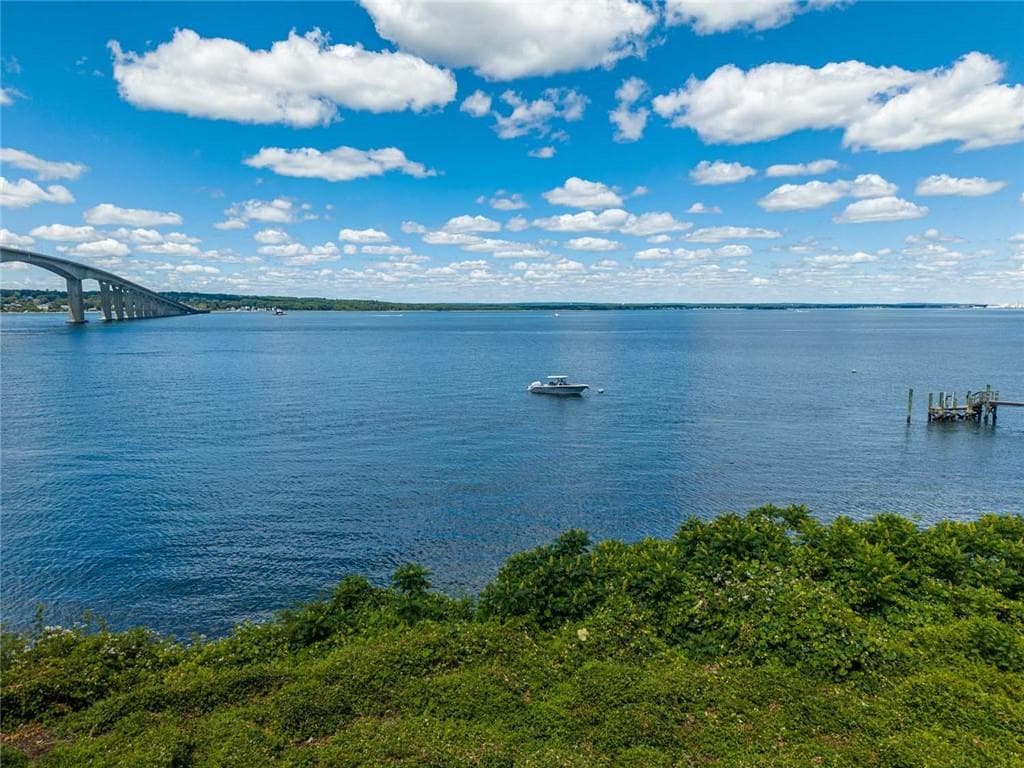129 Seaside Drive - Photo 3