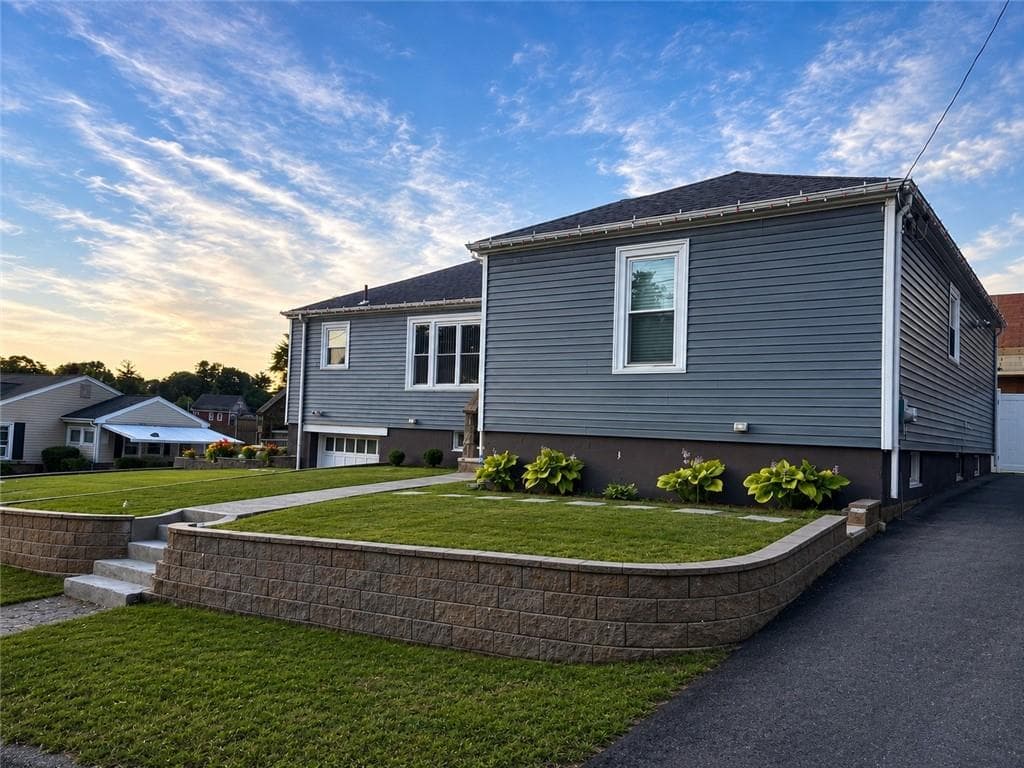 44 Pavilion Avenue - Photo 2