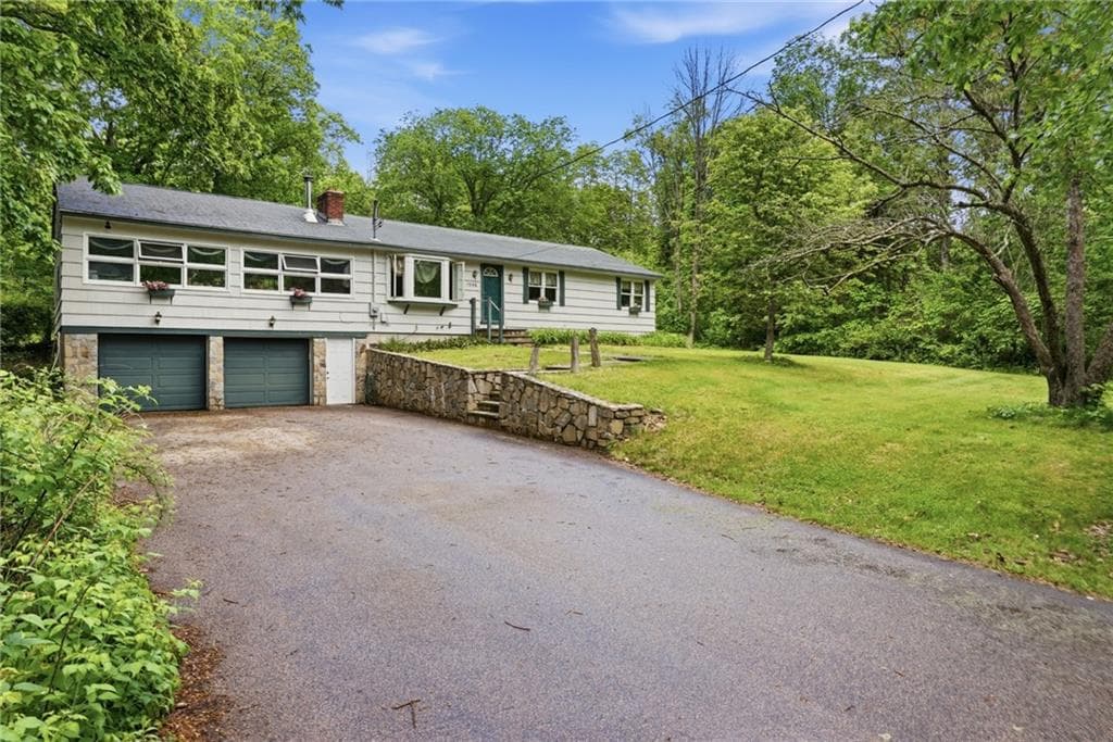 1556 Harkney Hil Road - Photo 2