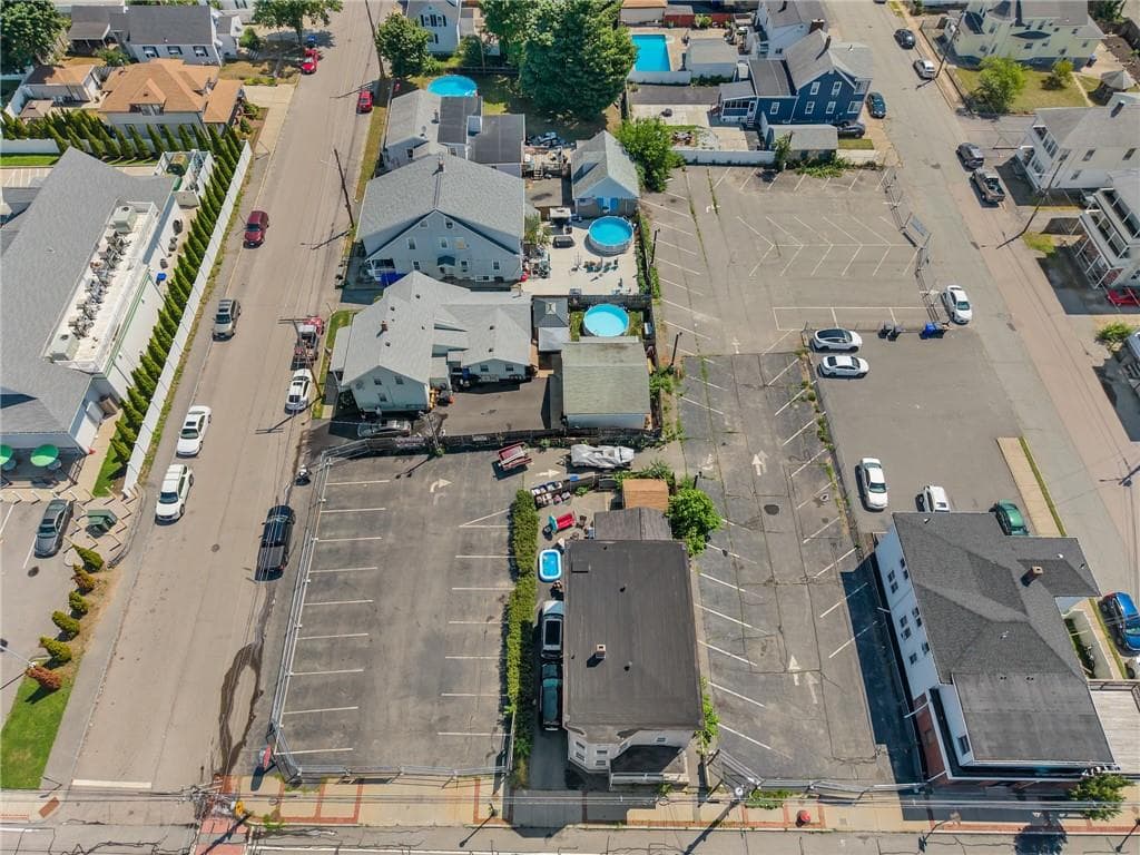 1058 Charles Street - Photo 4